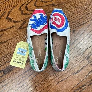 Hand painted Chicago Cubs Tom’s Shoes